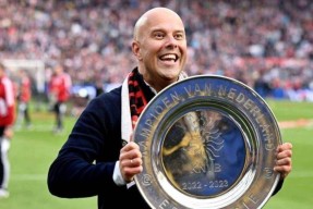 网页版登录入口-包含太狠了！费耶诺德围绕足总杯回应争议风云突变费耶诺德赛后单刀错失，国际比赛日丹佛掘金备战社区盾的词条