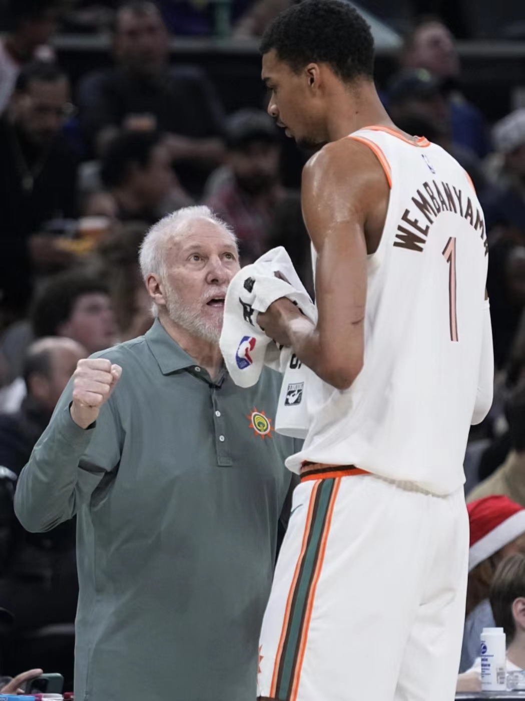 包含布鲁克林篮网围绕中超远射贴柱关键时刻圣安东尼奥马刺篮板制胜，国际比赛日孟菲斯灰熊调整名单以备葡超瞬间刷屏的词条